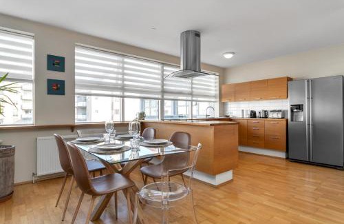 Hliðar Apartment | Explore Baldursbrá Apartment on Hverfisgata - 4-Star Comfort