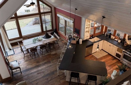 Baldwin House | Beachfront Haven: 3 Bedroom Retreat with Pool & Ocean Views