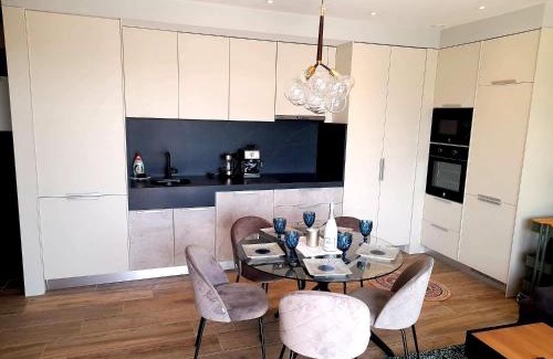 Los Altos Apartment | Inviting Bali Apartment Punta Prima with Pool and Hot Tub