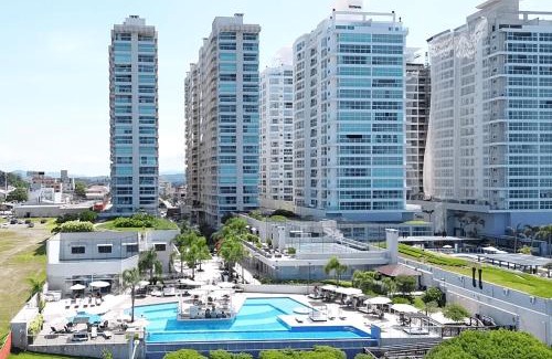 Itacolomi Apartment | Ideal Bali Beach Piçarras Resort with Oceanfront Pool