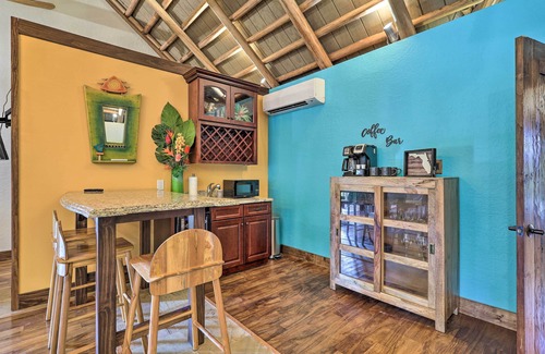 Tropic Apartment | Relaxing Bali House: Oceanfront Oasis with Spa Amenities