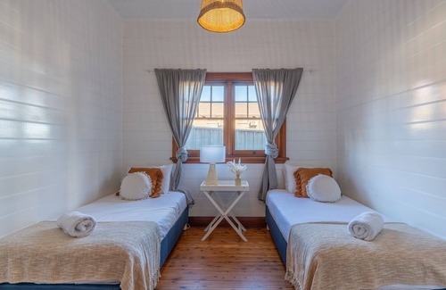 Nowra House | Relax by the Ocean at Bali Huts Resort Style Home