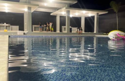 Villa Hermosa Apartment | Relaxing Bali Style Apartment with Pool & Family Amenities