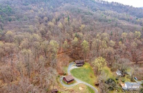 Stanley House | Balk Oasis: Relax with Mountain Views & Hot Tub Comfort
