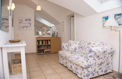 Gohren Apartment | Seaside Retreat: AHOI Experience & Pet-Friendly Stay in Sellin