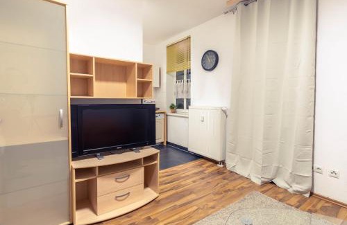 Stotteritz Apartment | Convenient Stay Near Völkerschlachtsdenkmal with Great Amenities