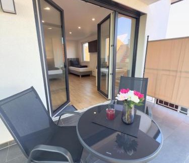 Neureut Sudlicher Teil Apartment | Balkonliebe Karlsruhe - Waschmaschine, Stellplatz, Balkon, Regendusche