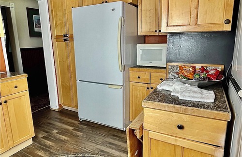 Old Ballard House | Pet-Friendly Ballard Bunkhouse: Top-Rated & Near Entertainment