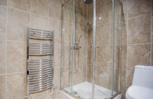 North Cornelly Bed & Breakfast | Cozy Ballas Farm Country Guest House with Family-Friendly Dining