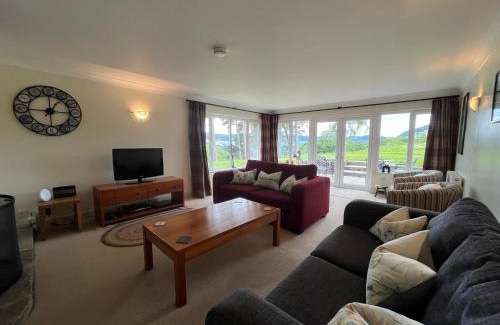 Pitlochry House | Discover Ballinduin Bothy: Family-Friendly Retreat Awaits