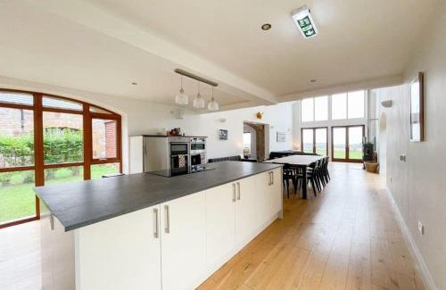 Dornoch House | Discover Balloan Steading West: Guest Rated 9.8, Pet Friendly