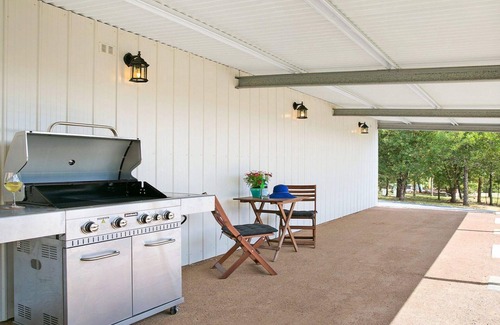Bundanoon House | Timeless Retreat at Ballogie Lodge - Guest Rated 10/10