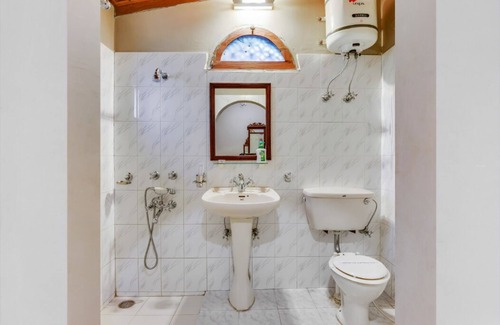 Ramgarh Cottage | Cozy Balloon Room at Arthouse with Breakfast & Kitchen