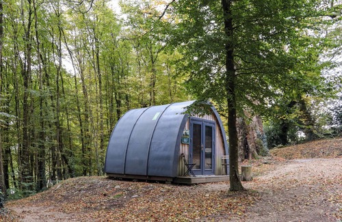 Barranisky Cottage | BALLYBEG POD 1, romantic, with hot tub in Tinahely, County Wicklow