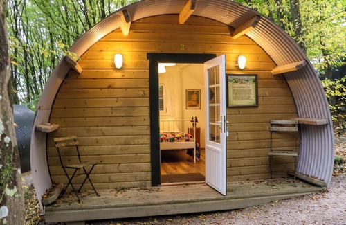Barranisky Cottage | BALLYBEG POD 7, romantic, with hot tub in Tinahely, County Wicklow