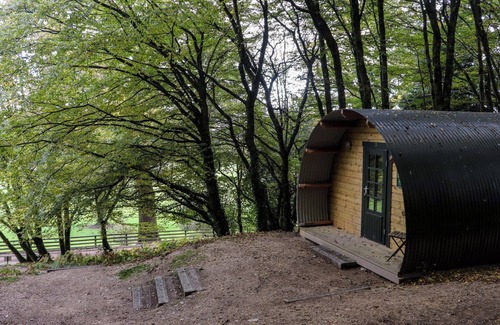 Barranisky Cottage | BALLYBEG POD 7, romantic, with hot tub in Tinahely, County Wicklow