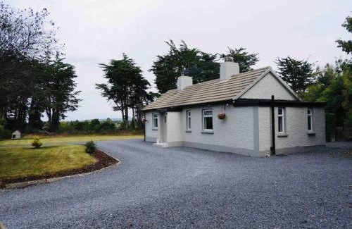 Cuffesgrange House | Explore Ballybur Cottage: Pet-Friendly with 9/10 Guest Rating