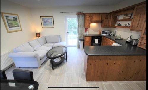 Lisnagunogue Villa | Exceptional Ballyconnelly Cottages in Galgorm Area