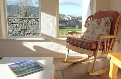 Ballyvaughan Cottage | Ballyvaughan Cottage No 6: Ideal Family Getaway, Pet Friendly
