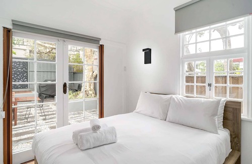 Balmain House | Balmain Beauty with Inviting Ocean View and Garden