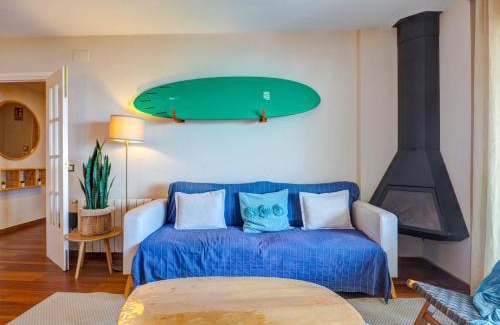 Sitges Apartment | Relax at Balmins Surf: Family-Friendly with a Pool