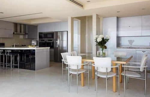 Mosman Villa | Balmoral Mansion with Pool. Located near Balmoral Beach. Sauna, Jacuzzi and Gym