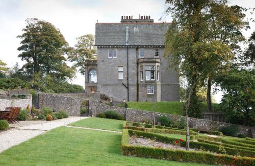 Dunfermline House | Experience Balmule House: 4-Star Retreat with Hot Tub