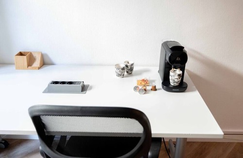Villette - Maisons Neuves Apartment | Relaxing Spa Retreat with Hot Tub and LCD Screen TV