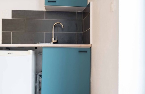 Villette - Maisons Neuves Apartment | Relaxing Spa Retreat with Hot Tub and LCD Screen TV
