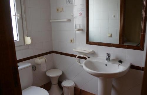 Villanueva de las Torres Hotel | Relax at Balneario de Alicún: Oceanfront Oasis Awaits