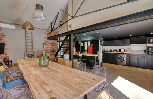 Grisolles Villa | Escape to Balneo Spa Loft with Ocean View & Relaxing Amenities