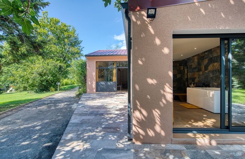 Grisolles Villa | Escape to Balneo Spa Loft with Ocean View & Relaxing Amenities