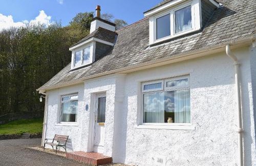 Ballantrae House | Discover Balnowlart Lodge: 4-Star Pet-Friendly Retreat