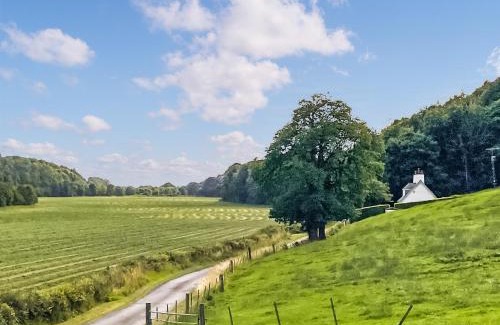 Ballantrae House | Discover Balnowlart Lodge: 4-Star Pet-Friendly Retreat