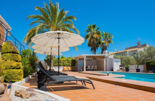 Montgo de Toscamar Villa | Discover Baloma: Pet-Friendly Getaway with Pool Access