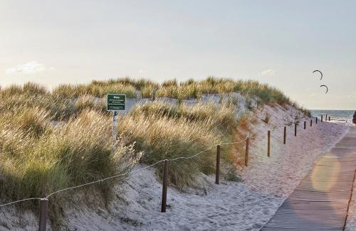 Warnemuende Hotel | Cozy Oceanfront Baltic Hideaways Beach Hotel in Warnemünde