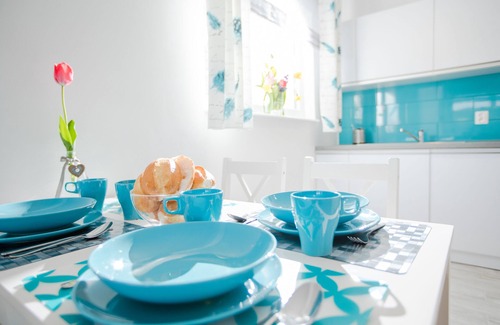 Rewal Cottage | Welcoming Baltic Stone: Family-Friendly Stay with Breakfast