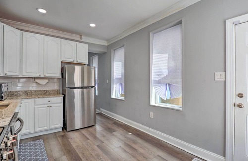 South Baltimore House | Elegant Baltimore Abode Near Cross Street Market Awaits!