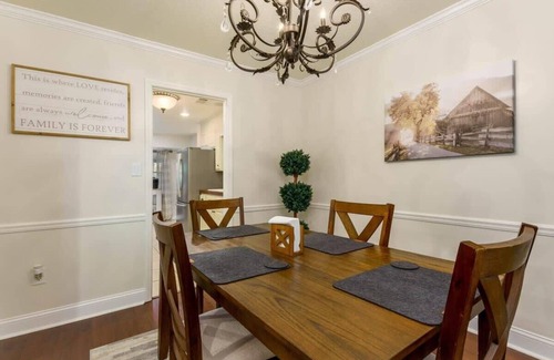 Northport House | Unbeatable Bama Ranch: Ideal for Game Day Getaways