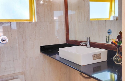 Siridao Hotel | Beachfront Bambolim Beach Resort with Pool and Spa Access