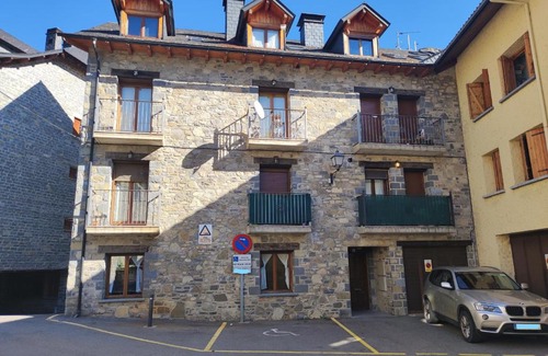 Escarrilla Apartment | Family-Friendly Bamboo IV in the Heart of the Pyrenees