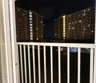 Mandaue Apartment | Tranquil Bamboo Bay Community: Free Wifi, Pool & Gym Access