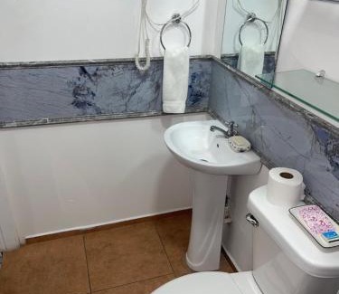 Colonia La Mora Hotel | bamboo bed and breakfast