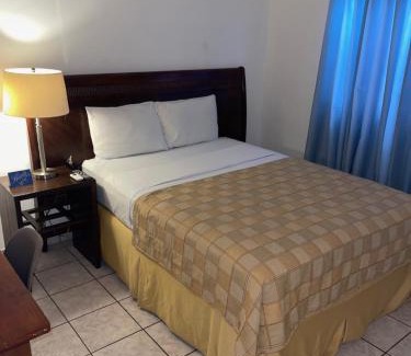 Colonia La Mora Hotel | bamboo bed and breakfast
