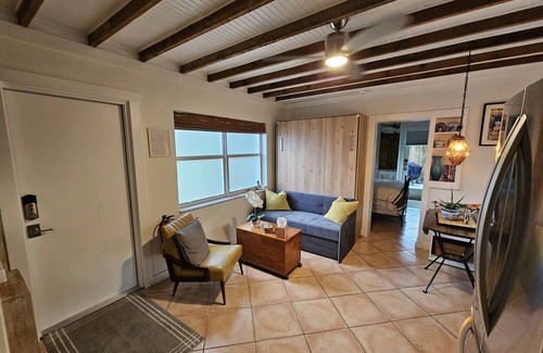 Shady Banks Cottage | Bamboo Cottage: Beach-Style Retreat with Ocean Views