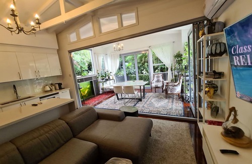 Arncliffe House | Discover Bamboo House: 3BR Retreat Near City & Beach