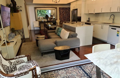 Arncliffe House | Discover Bamboo House: 3BR Retreat Near City & Beach