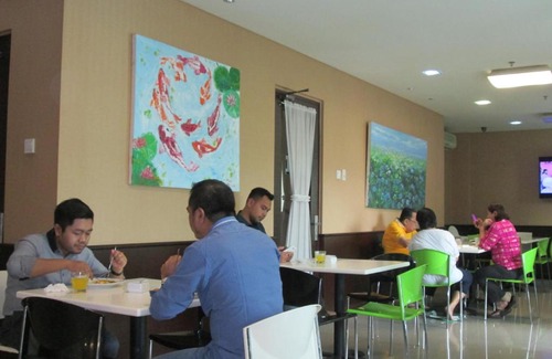 Palmerah Hotel | Budget-Friendly Bamboo Inn Hotel & Cafe with Breakfast Included