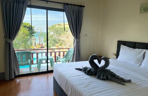 Ko Chang Hotel | Relaxing Bamboo @ Koh Chang with Oceanfront Pool Access