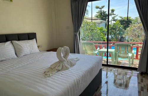 Ko Chang Hotel | Relaxing Bamboo @ Koh Chang with Oceanfront Pool Access